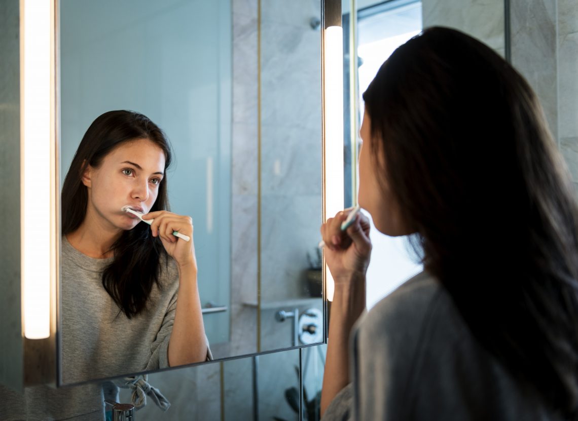 Pasta do zębów – z fluorem czy bez? Jak zrobić pastę?