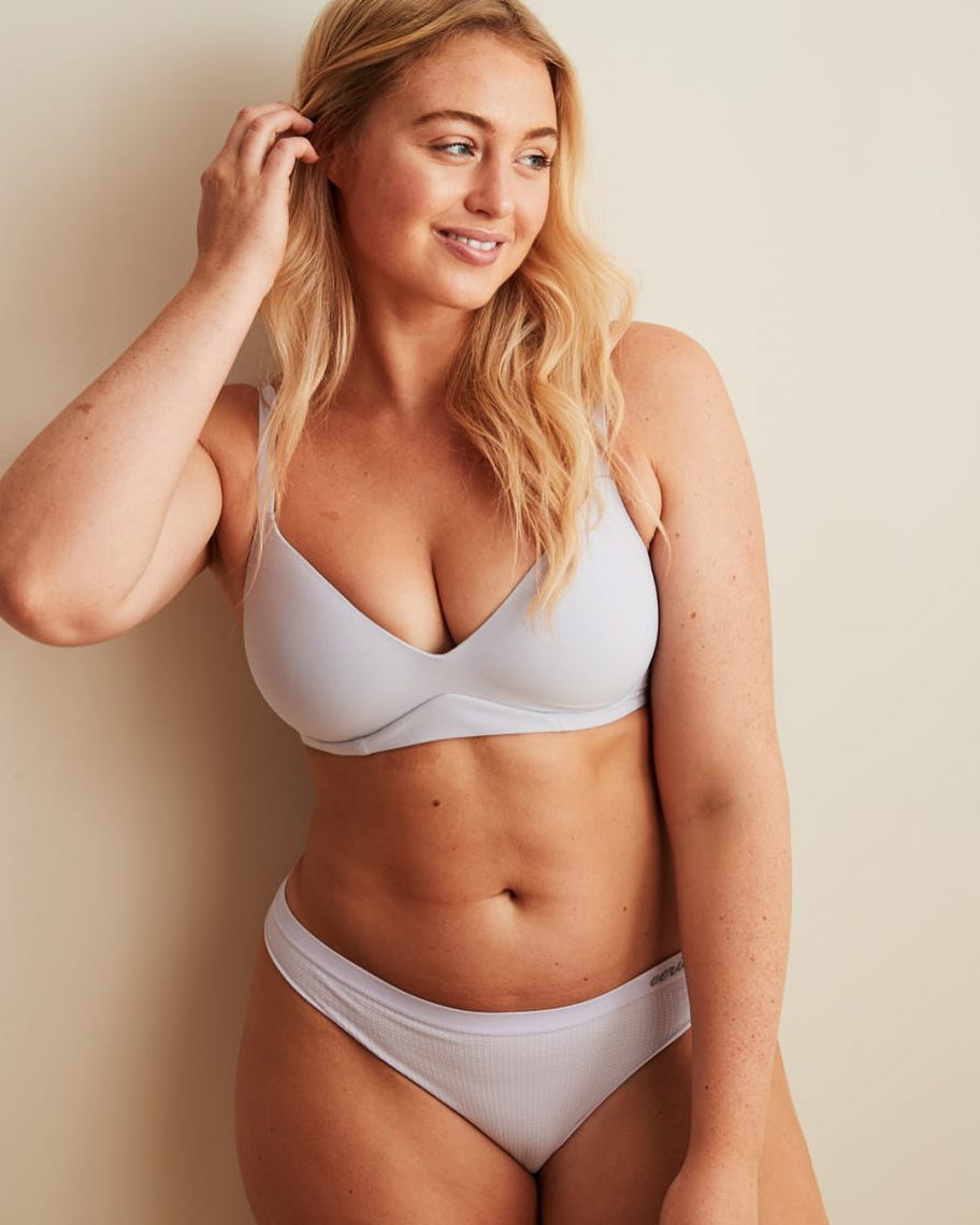 Modelka Iskra Lawrence w kampanii bielizny Aerie