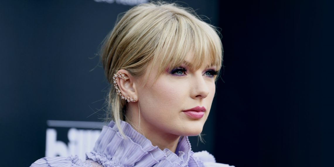 Taylor Swift: Moje życie to dużo telewizji, dużo kotów i przyjaciółek. I co z tego?