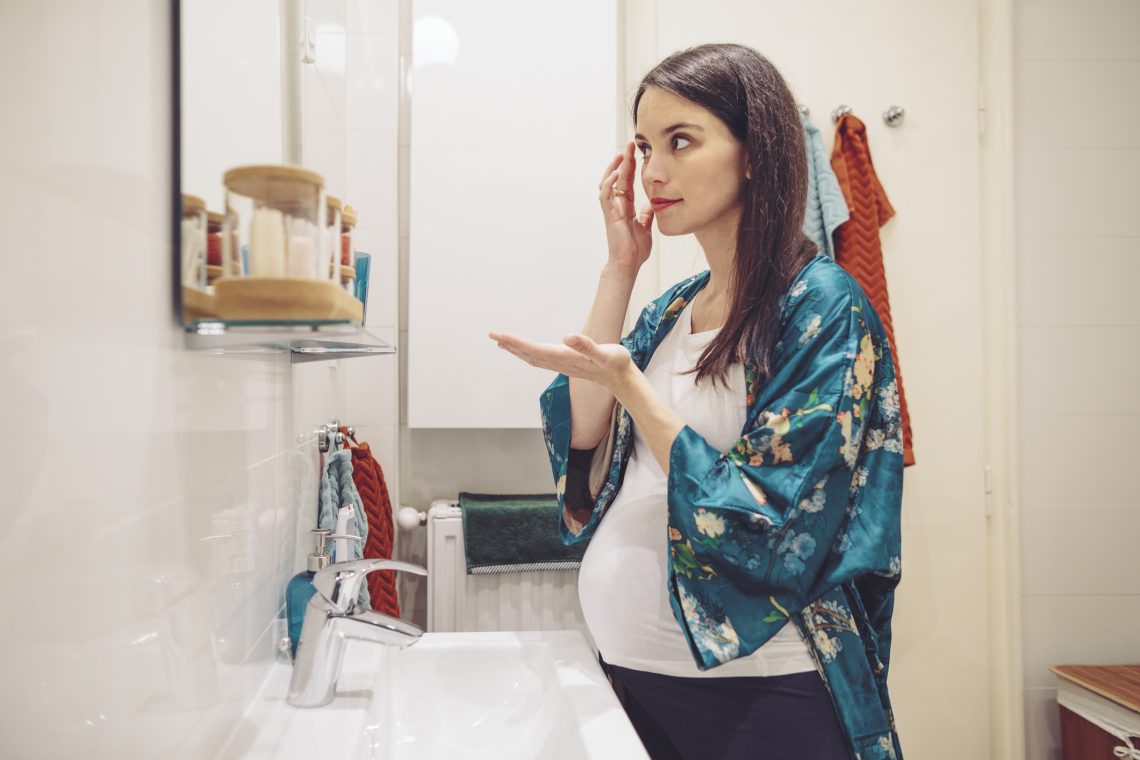 Kobieta na trądzik w ciąży Hello Zdrowie