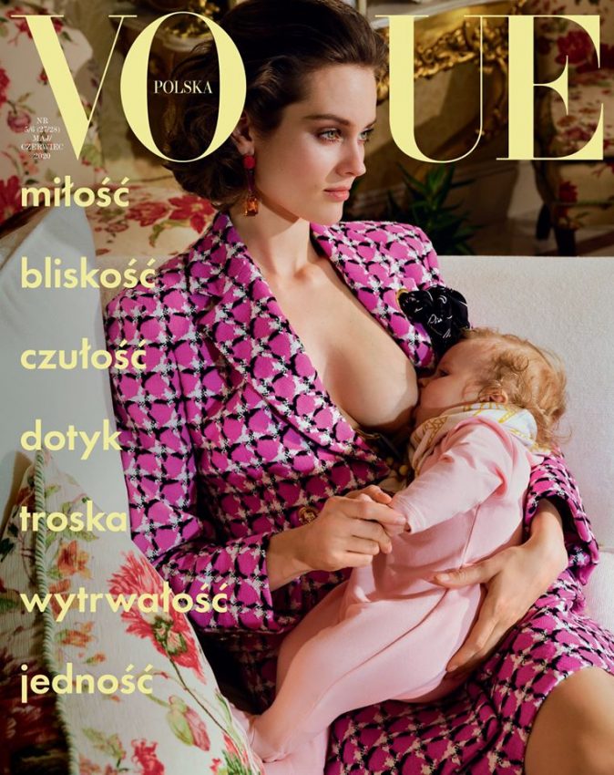 MonikaJagaciak karmi córkę piersią na najnowszej okładce polskiego "Vogue`a"