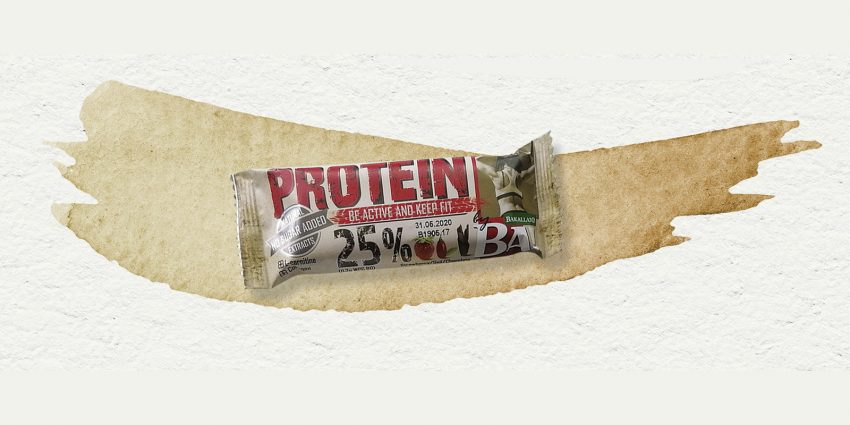 Tekst o batonach proteinowych, ich składzie i korzyściach. Na zdjęciu: Zbliżenie baru - HelloZdrowie