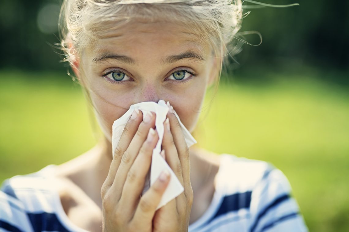 Tekst o walce z alergią na pleśń. Na zdjęciu: Kobieta, która się wydycha - HelloZdrowie