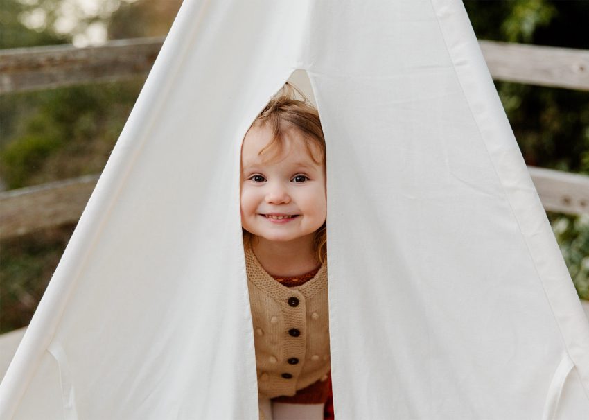 Dziecko w namiocie