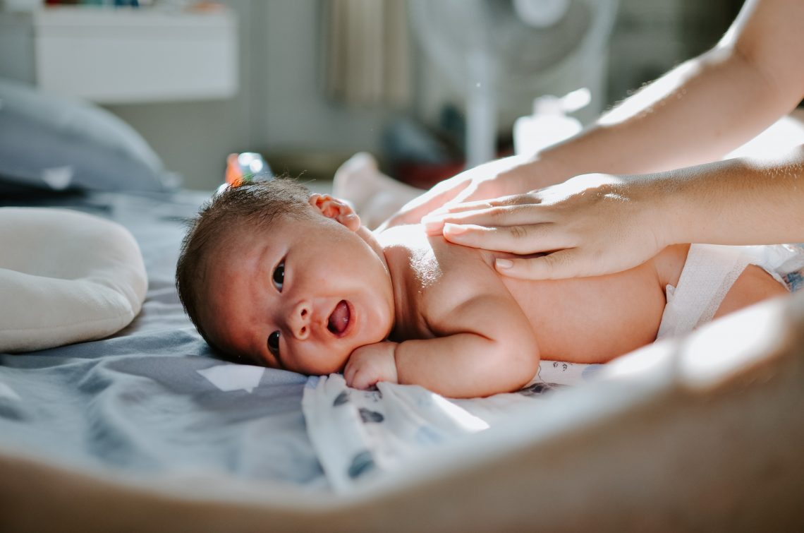 Pandemia COVID-19. Szpitale miesiącami odmawiają matkom kontaktu z noworodkami!