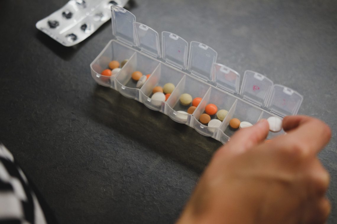 Farmaceutka stanowczo o dacie ważności leków: szacować to można sobie wydatki na zakupy, a nie moc przeterminowanego leku