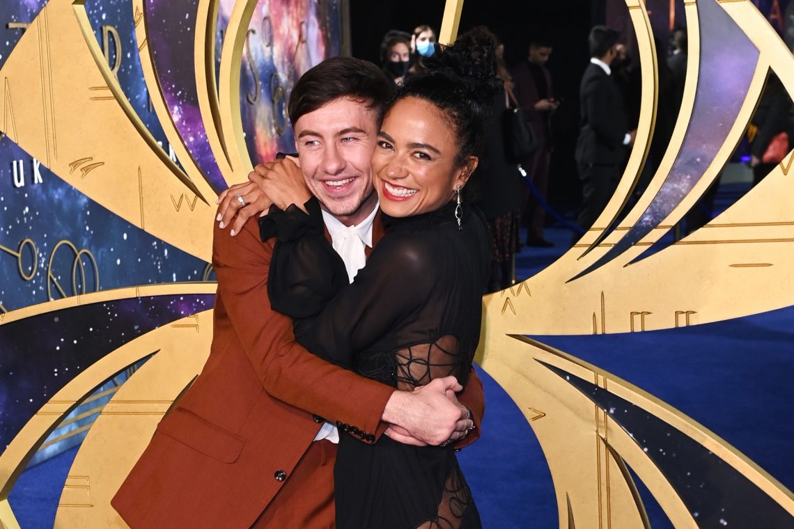 Lauren Ridloff i Barry Keoghan