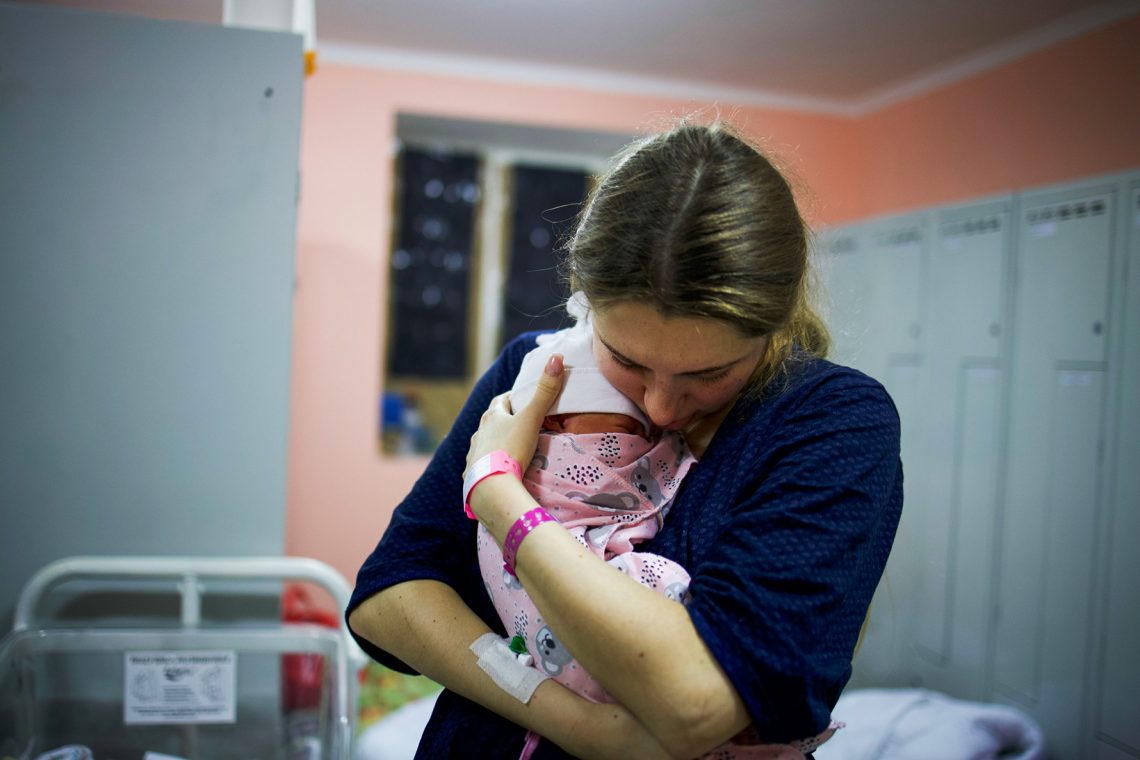 Laktacja u karmiących matek z Ukrainy / gettyimages