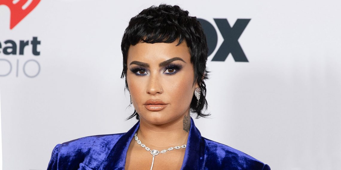 "Wymiotowałam krwią, a on spojrzał na mnie i powiedział, że nie jestem wystarczająco chora". Demi Lovato szczerze o pracy jako nastolatka / gettyimages