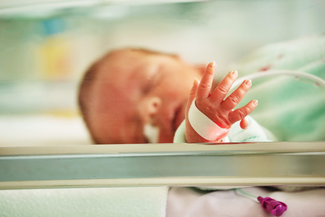 W jej organach wykryto ponad sto guzów. Małej dziewczynce nie dawano szans na przeżycie / istock