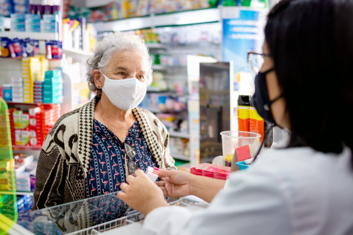 Seniorów w Polsce nie stać na wykupywanie recept. Wyniki nowego raportu szokują / istock