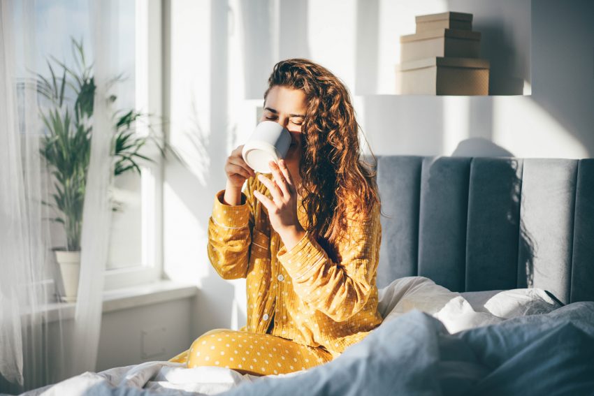 Większość Polaków niepotrzebnie przegrzewa swoje mieszkania. O tym, jak płacić mniej za ogrzewanie, mówi Sylwia Majcher / istock