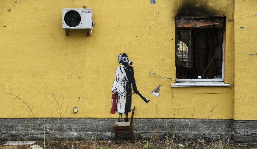 Banksy opublikował wzruszający film ze swoimi pracami w Ukrainie. "Płakałyśmy już bardzo dużo, nie mamy więcej łez"