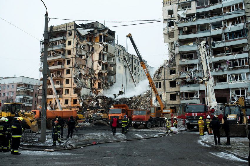 Zawalone bloki w Dnieprze po rosyjskim ataku