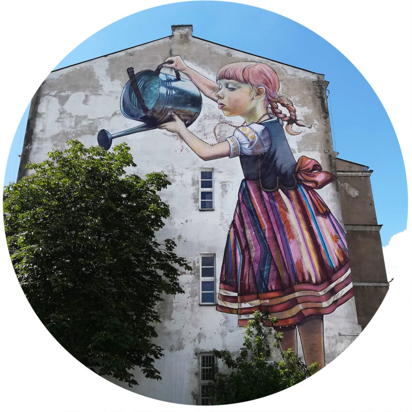 Dziewczynka z konewką, mural Natalii Rak