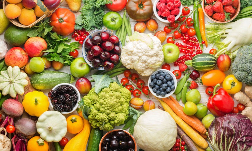 Zalety wegetarianizmu, na zdjęciu: warzywa i owoce /fot. materiały partnera