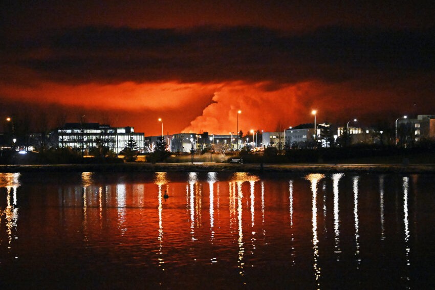 Erupcja wulkanu na półwyspie Reykjanes na Islandii