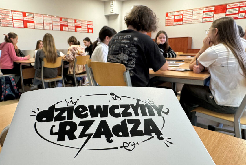 Na zdjęciu klasa grająca w Dziewczyny rządzą- Hello Zdrowie