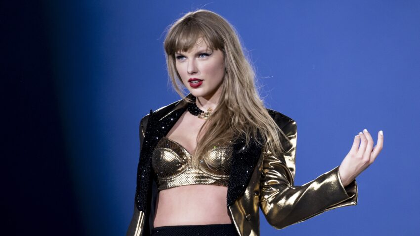 Taylor Swift występuje na scenie podczas trasy „Taylor Swift | The Eras Tour” na stadionie Santiago Bernabéu maj 2024, Madryt